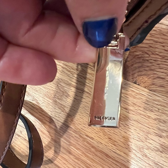 Tommy HILFIGER crossbody/belt bag EUC - Picture 7 of 14